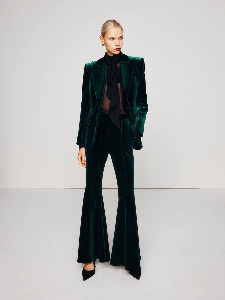 Dark Green Velvet Blazer with Pants Outfits For Women (3 ideas & outfits)